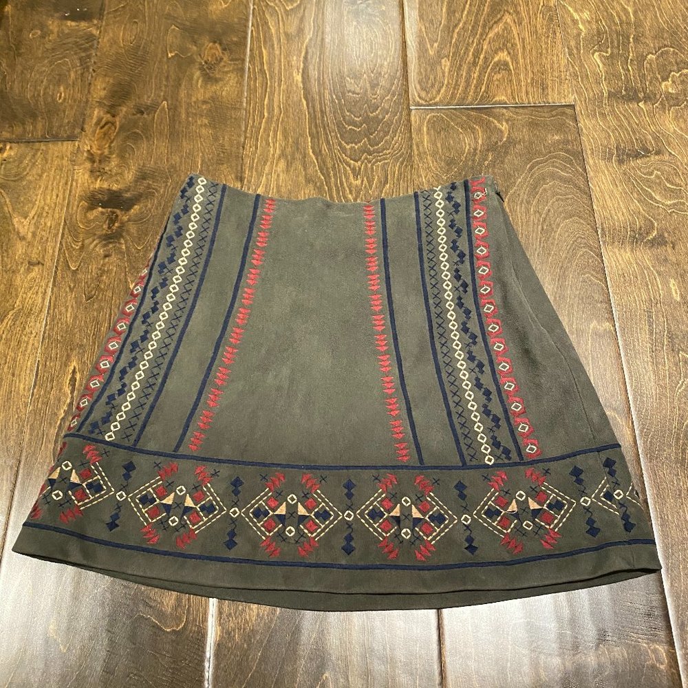 Women's Abercrombie & Fitch Hunter Green with Embroidery Skirt - Size 00